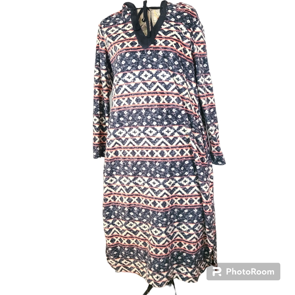 Anne Klein Size Medium Gray Pink Aztec Cozy Hooded Long Fleece Pullover Robe NWT